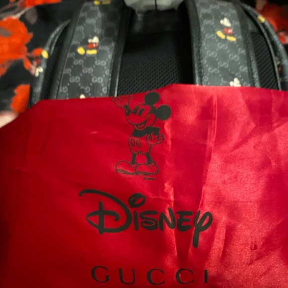 Mickey Mouse - Picture 2 of 9